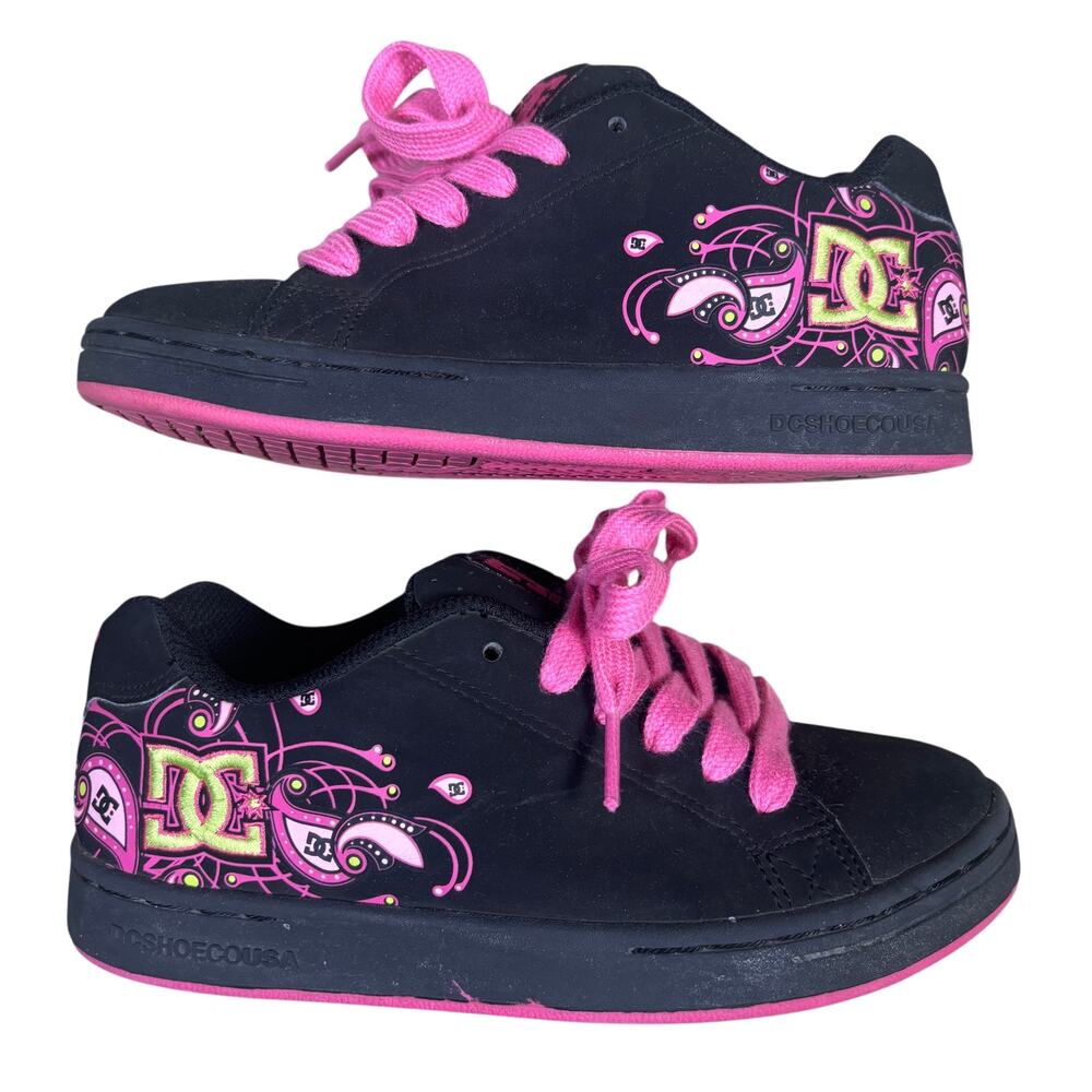 vintage y2k 2000s DC Shoes Pixie floral swirl pink design womens 4.5 emo grunge